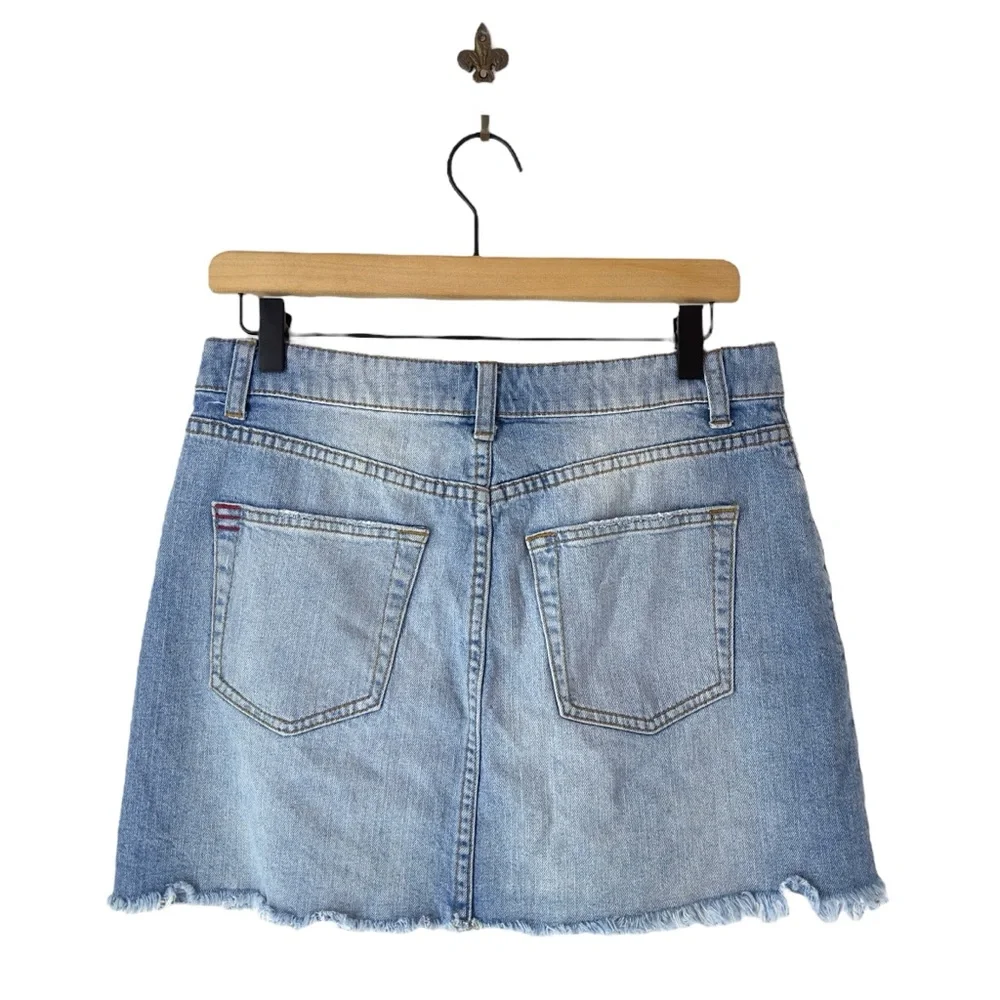 Urban Outfitters BDG Cutoff‎ Denim Mini Skirt Light Wash Raw Hem Medium